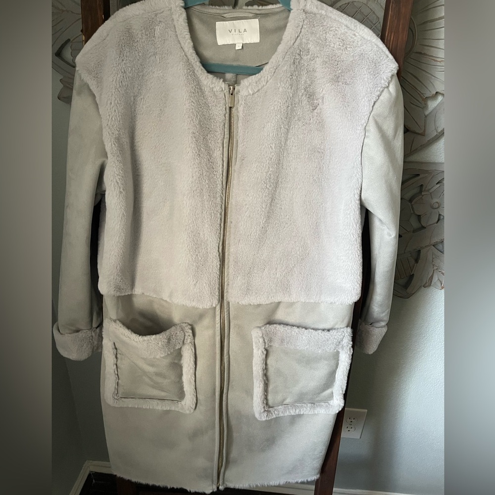 Vila clothes. Faux fur and suede L